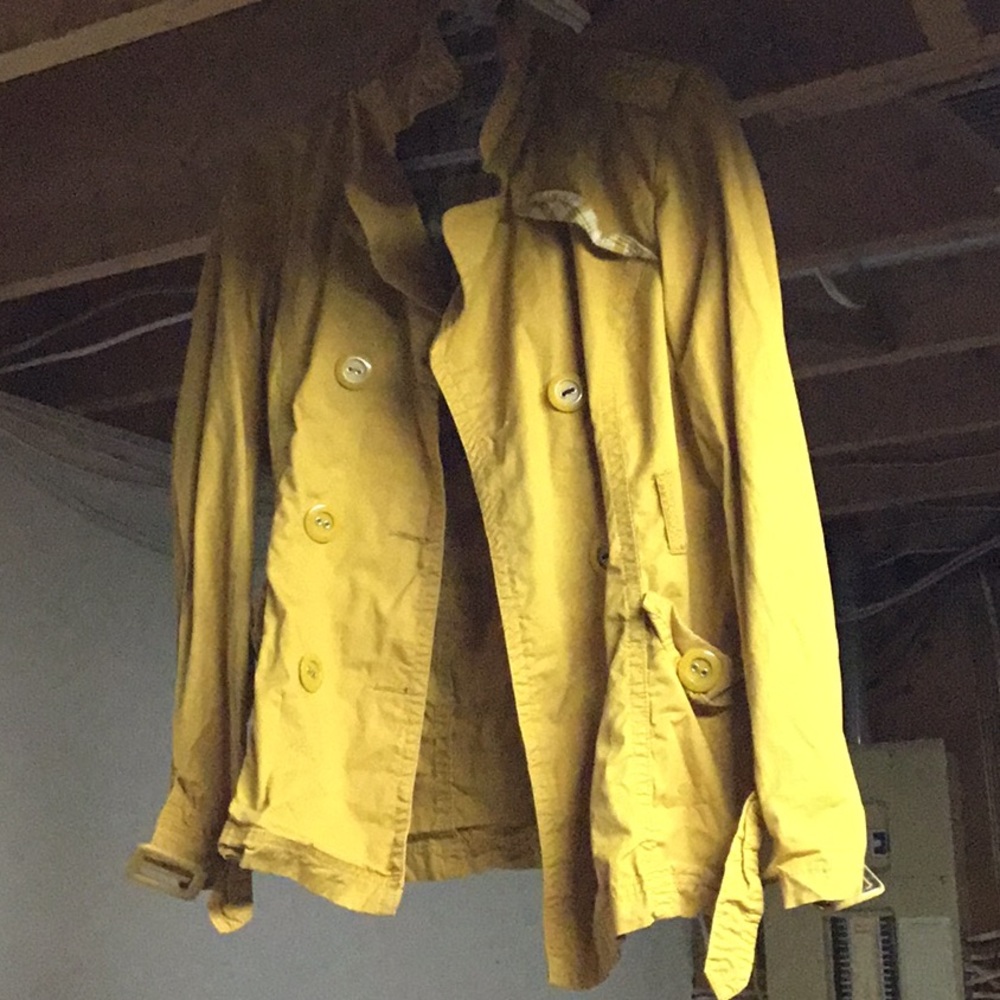 Yellow pea coat